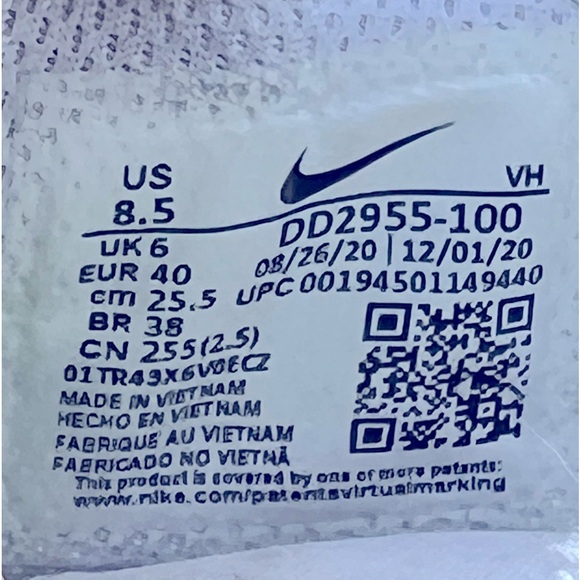 Nike Air Max Excee Tennis Running Shoes Sneakers Women’s Size 8.5 Used White - Picture 5 of 6